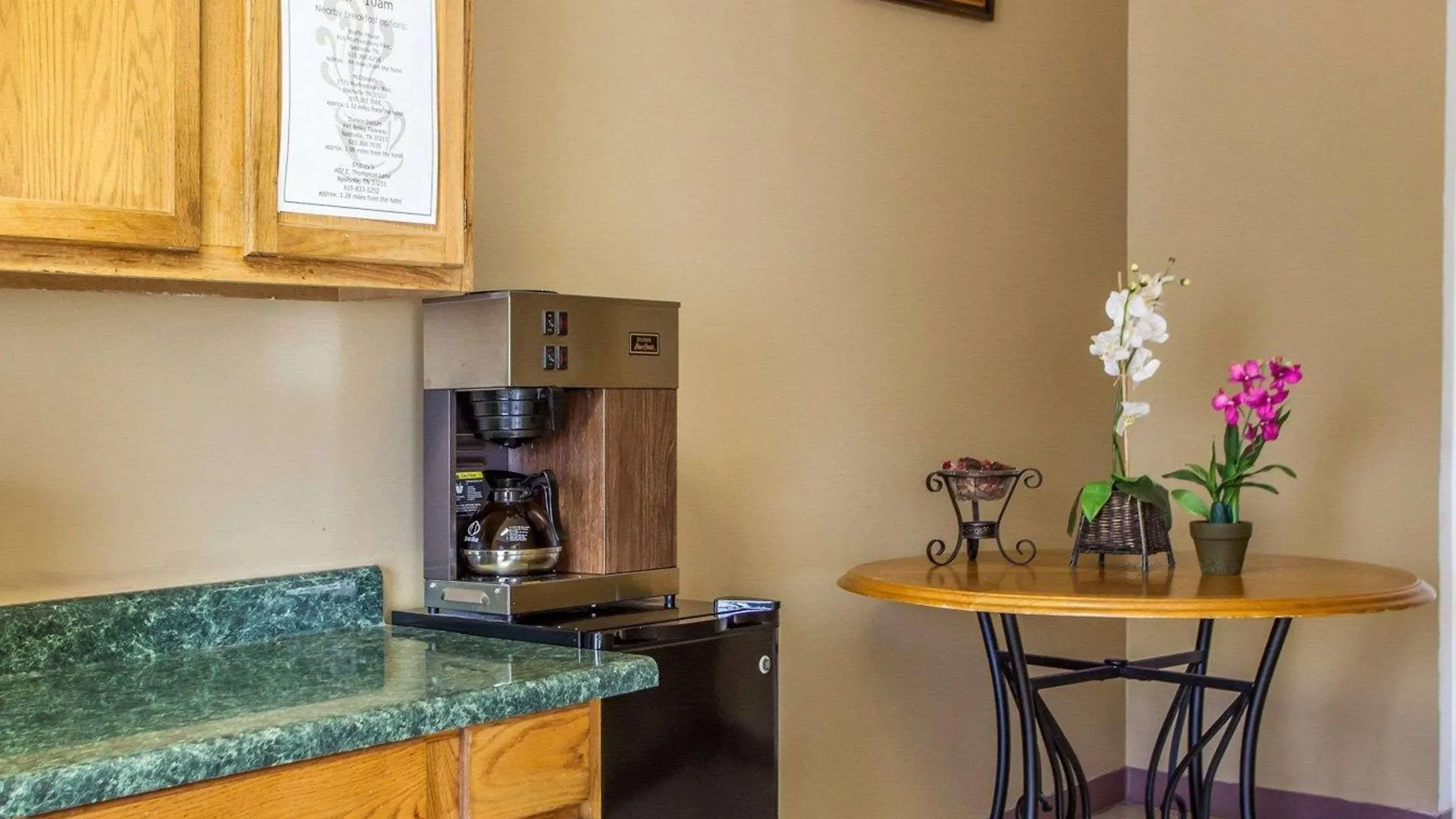Rodeway Inn Nashville Airport Hotel