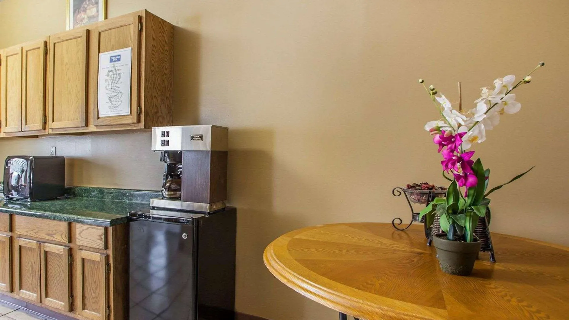 Hotel Rodeway Inn Nashville Airport